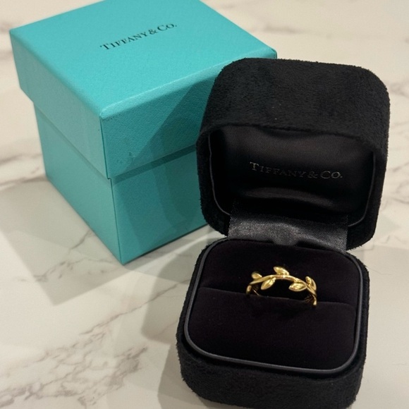 Tiffany & Co. Paloma Picasso Olive Leaf Band Ring in Gold - Picture 1 of 3
